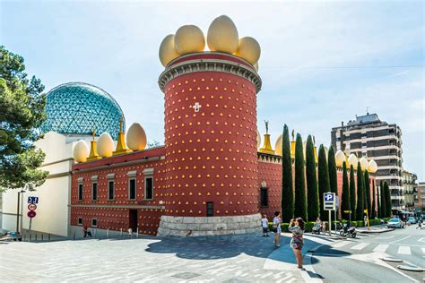 dali museum in figueres